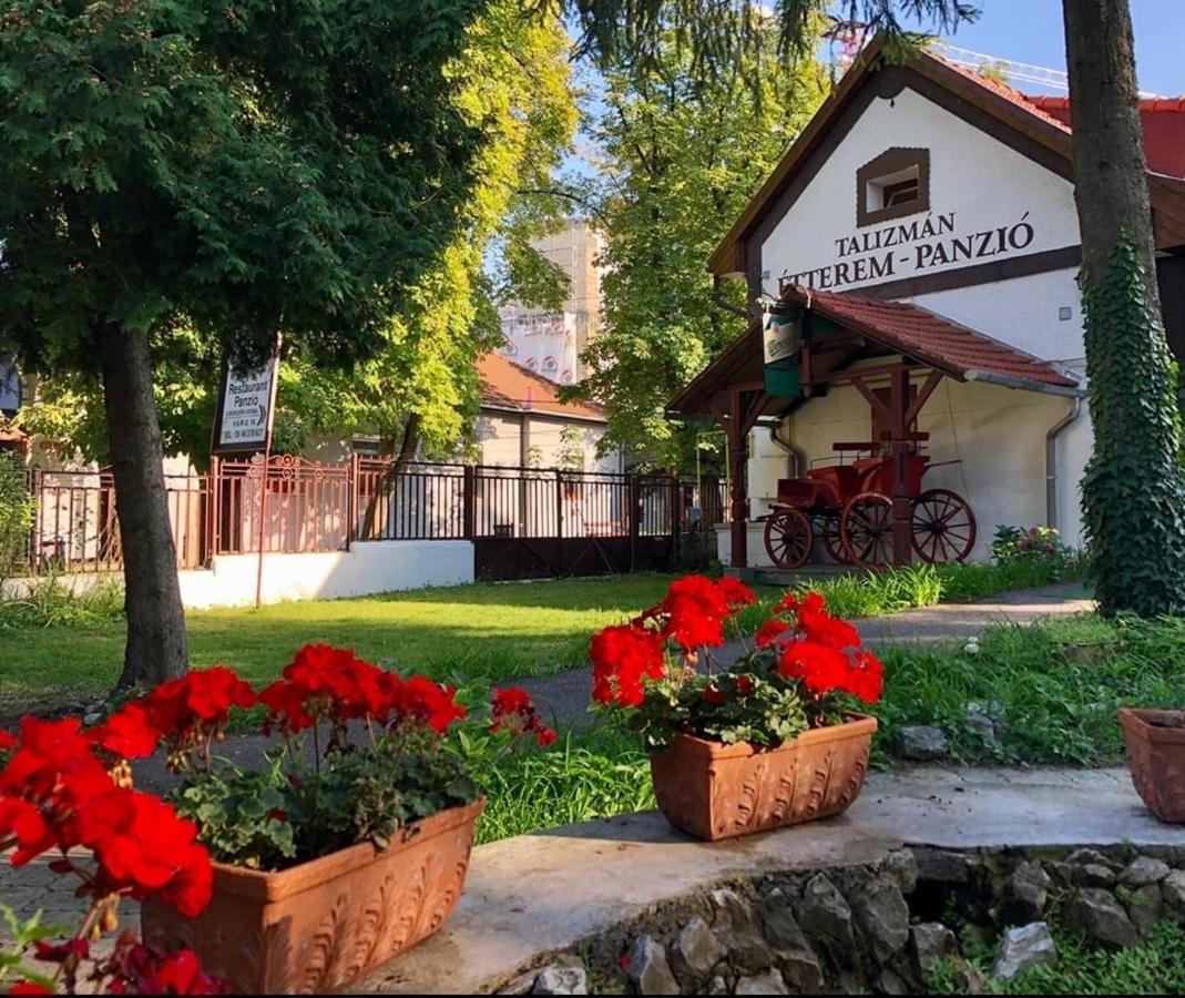 Talizman Etterem Panzio Otel Miskolc Dış mekan fotoğraf