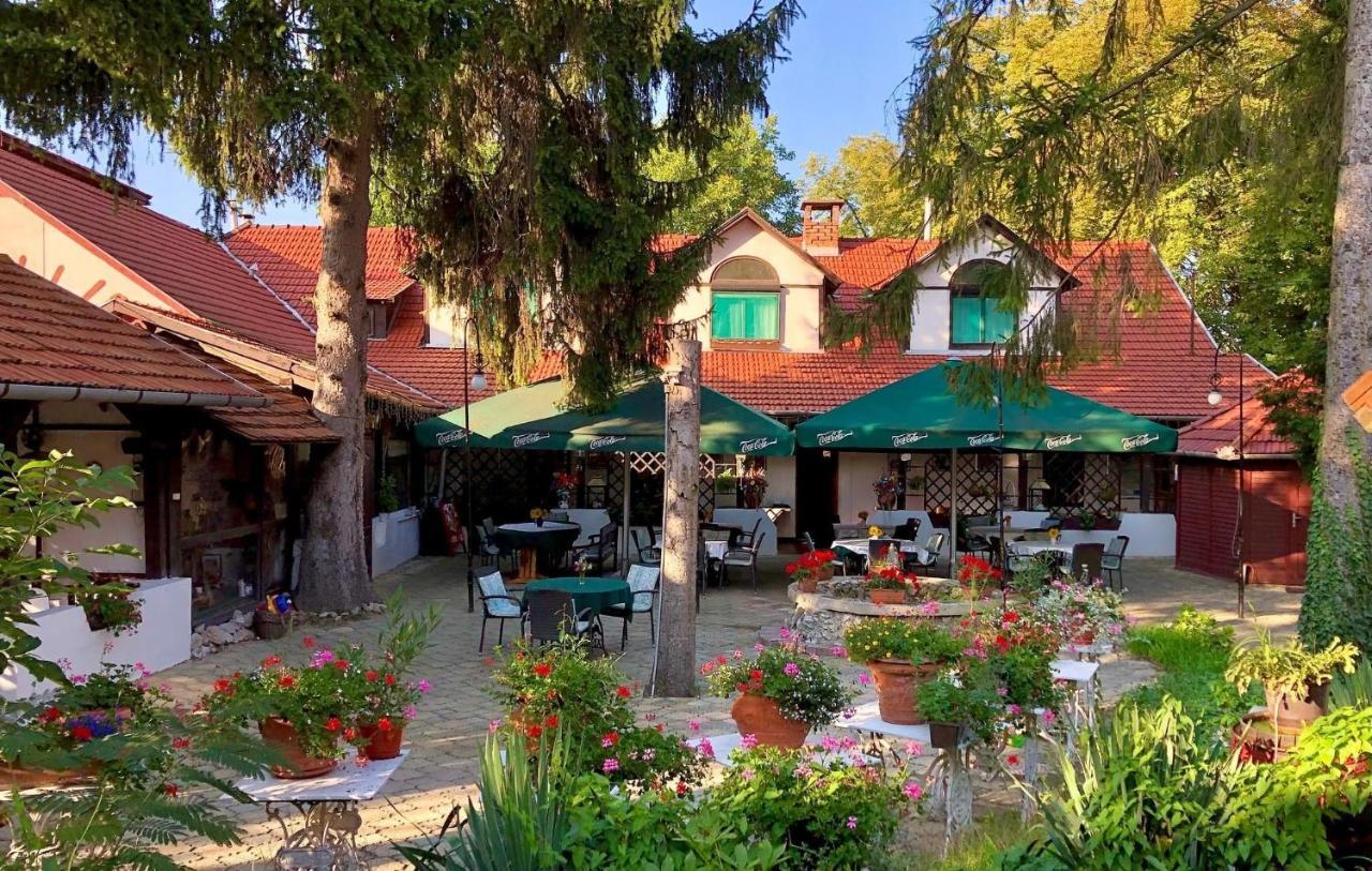 Talizman Etterem Panzio Otel Miskolc Dış mekan fotoğraf
