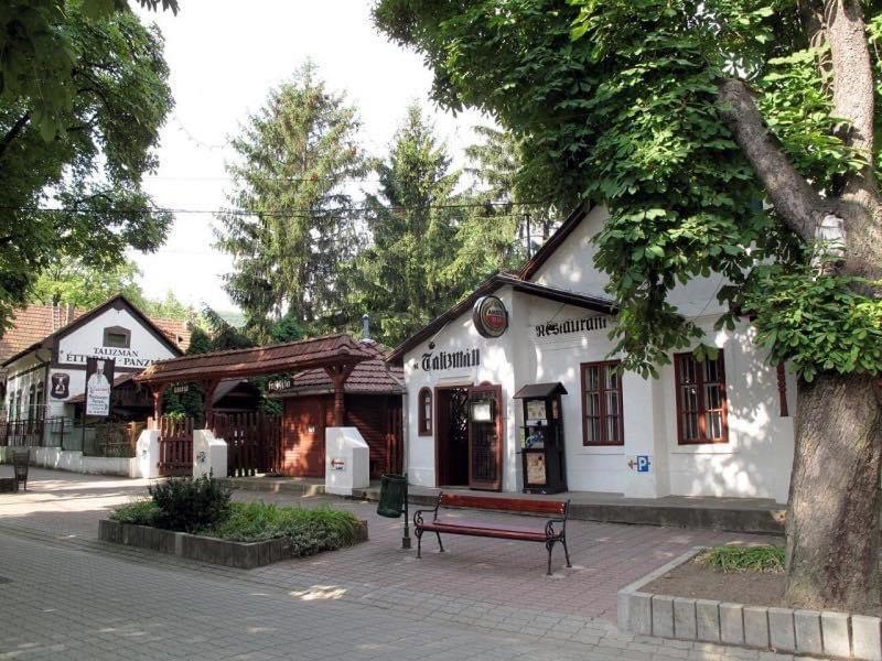 Talizman Etterem Panzio Otel Miskolc Dış mekan fotoğraf